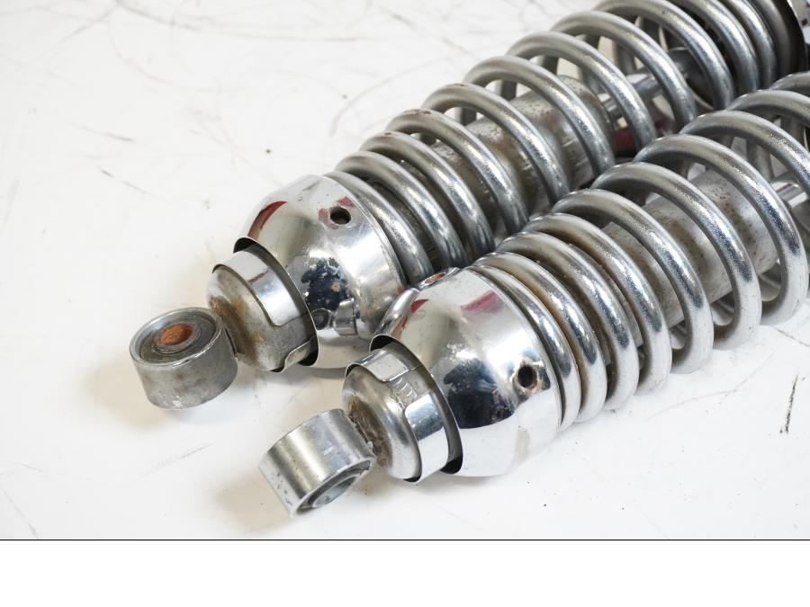 Baksidan på Stötdämpare från en Yamaha XV 1100 -1993 motorcykel.