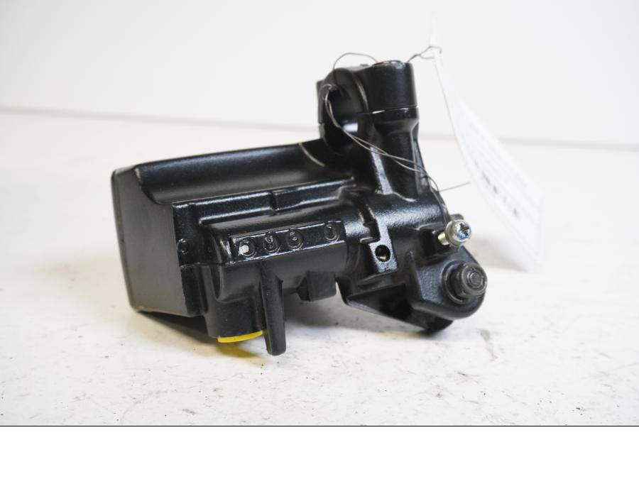 Höger sida på Bromshuvudcylinder från en Yamaha FJR 1300 -2016 motorcykel.