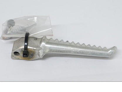 Vänster sida på Fotpinne från en Honda CBR 900 RR -2002 motorcykel.