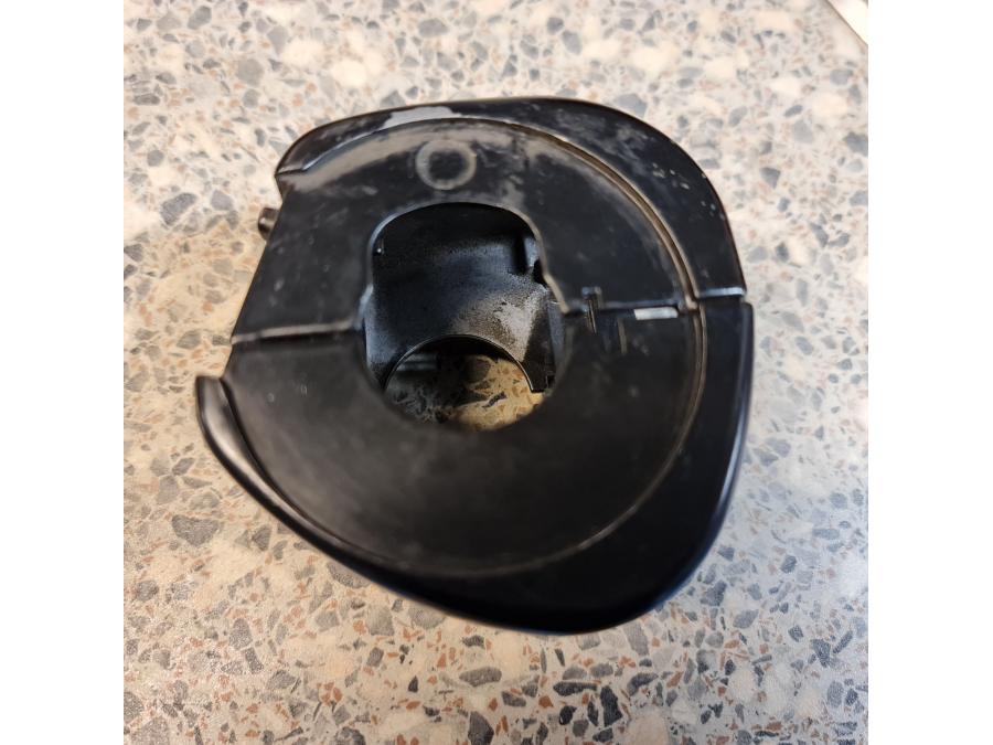 Höger sida på Styrelreglage från en H-D Harley diverse -2000 motorcykel.