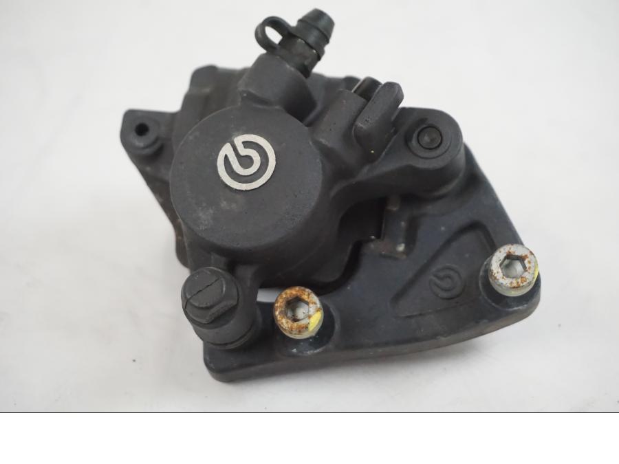 Framsidan på Bromsok från en BMW F 650 CS -2002 motorcykel.