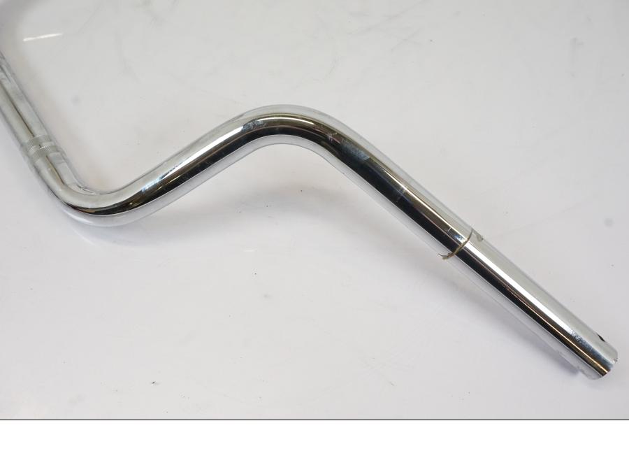 Snett uppifrån på Styre från en Honda NT 700 -2008 motorcykel.