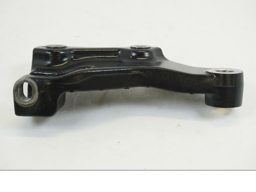 Höger sida på Bromsoksfäste från en Yamaha XVS 1100 -2003 motorcykel.