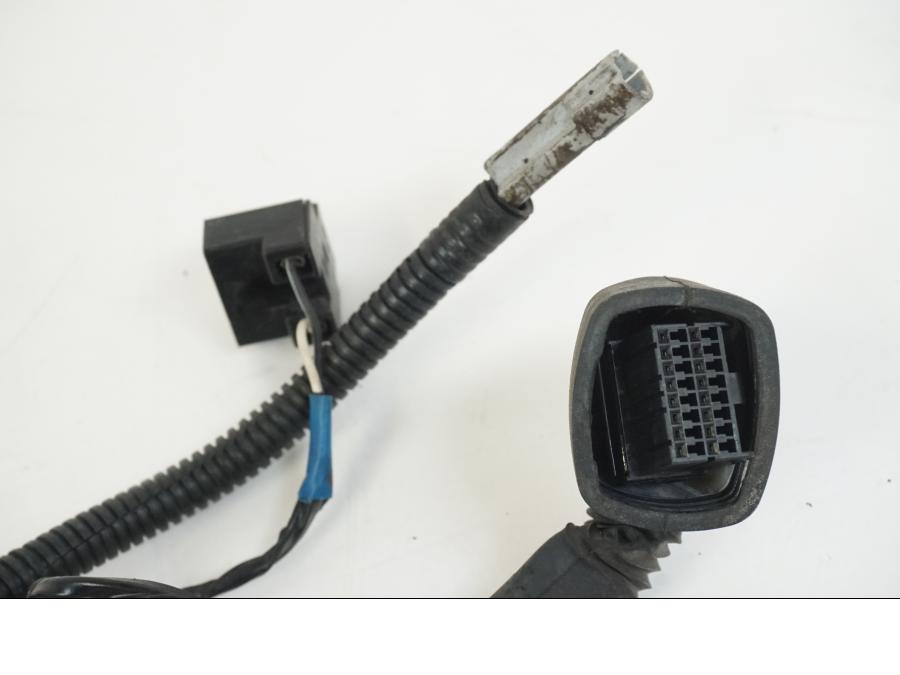 Snett uppifrån på Kabelstam från en Suzuki GSX-R 750 -2001 motorcykel.