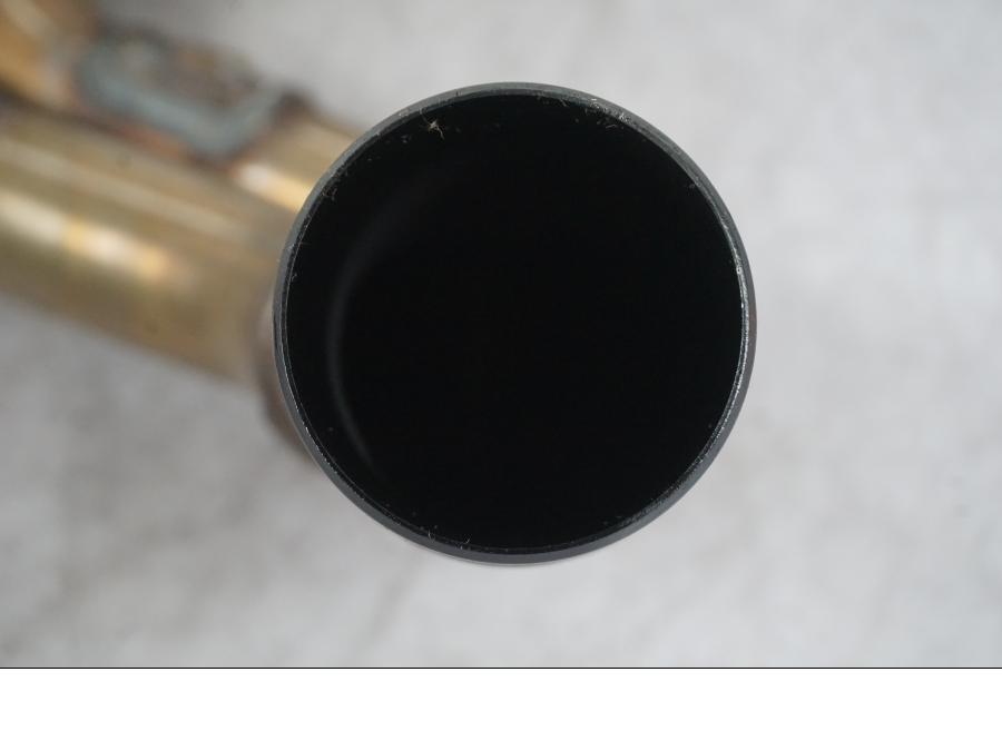 Snett nerifrån på Grenrör från en Ducati Multistrada V4 -2024 motorcykel.