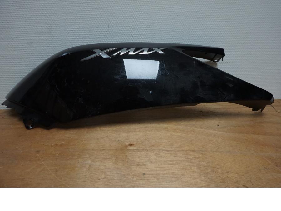 Framsidan på Bakvinge från en Yamaha X-Max 250 -2012 scooter.