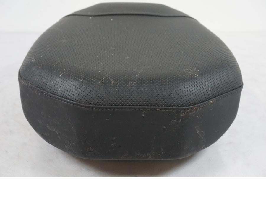 Vänster sida på Sadel från en BMW R 1250 GS -2021 motorcykel.