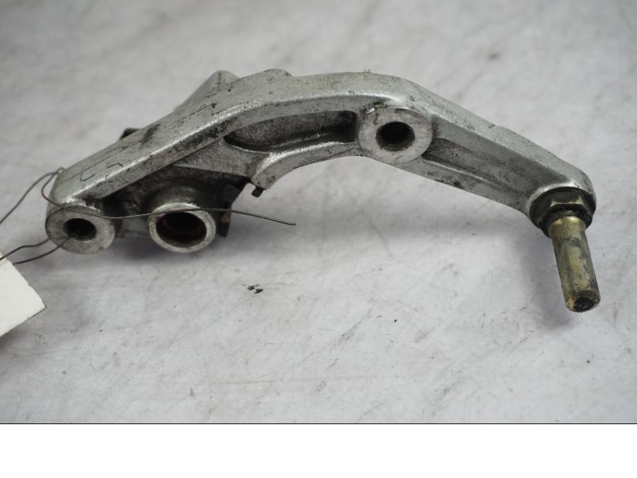 Höger sida på Bromsoksfäste från en Honda VFR 750 -1988 motorcykel.