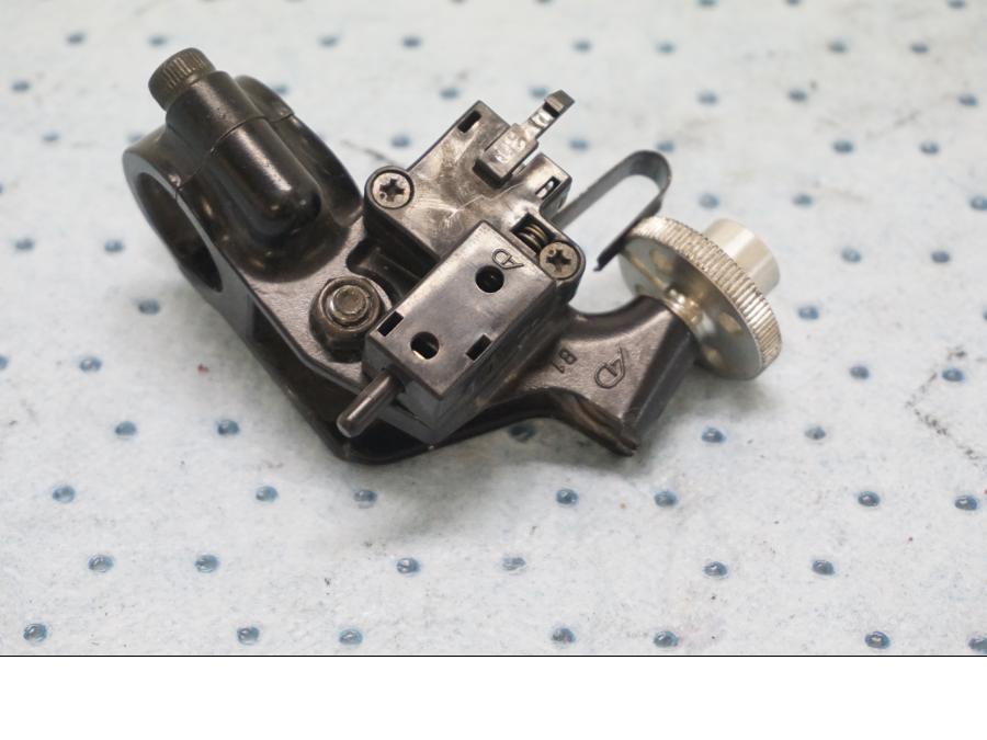 Baksidan på Kopplingsklo från en Kawasaki ZX-6R -2000 motorcykel.