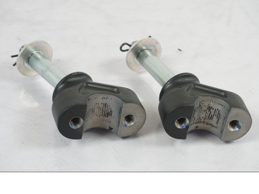 Höger sida på Styrfäste från en Kawasaki Z 900 -2021 motorcykel.