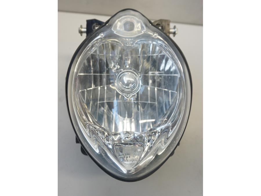 Framsidan på Strålkastare från en Suzuki SFV 650 A Gladius -2012 motorcykel.