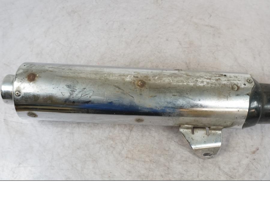 Snett uppifrån på Ljuddämpare från en Kawasaki GPZ 1100 -1995 motorcykel.