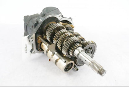 Baksidan på Växellåda från en BMW K 1200 S -2005 motorcykel.