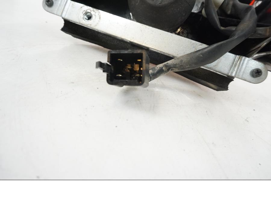 Snett nerifrån på Baklampa från en Honda XL 1000 V -2008 motorcykel.