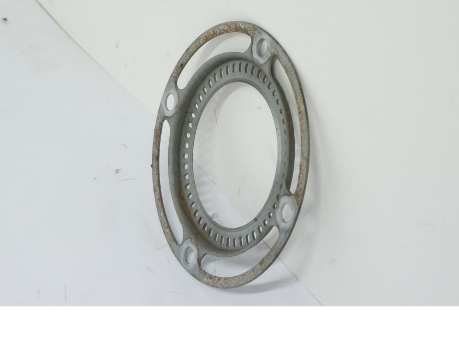 Vänster sida på ABS krans från en Honda CB 500 X -2015 motorcykel.