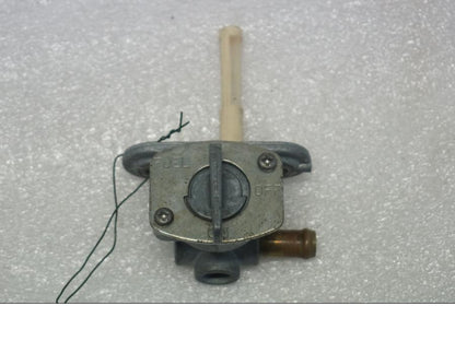 Baksidan på Bensinkran från en Yamaha YZF 1000 R1 -2001 motorcykel.