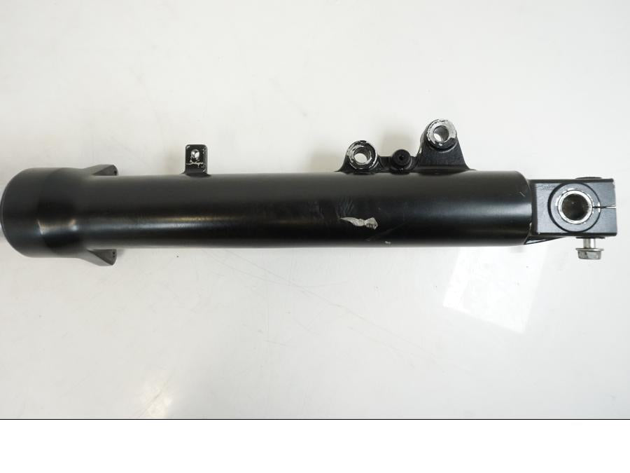 Baksidan på Gaffelben från en Suzuki GSX 600 F -1998 motorcykel.