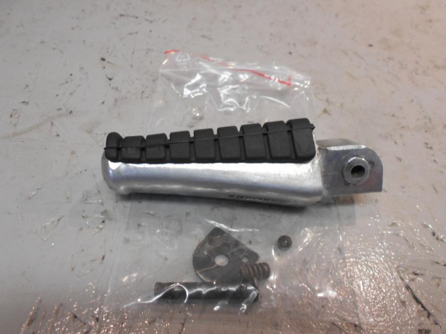 Framsidan på Fotpinne från en Yamaha XV 1100 -1996 motorcykel.