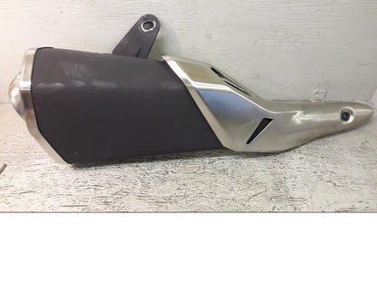 Framsidan på Ljuddämpare från en Kawasaki Z 900 -2020 motorcykel.