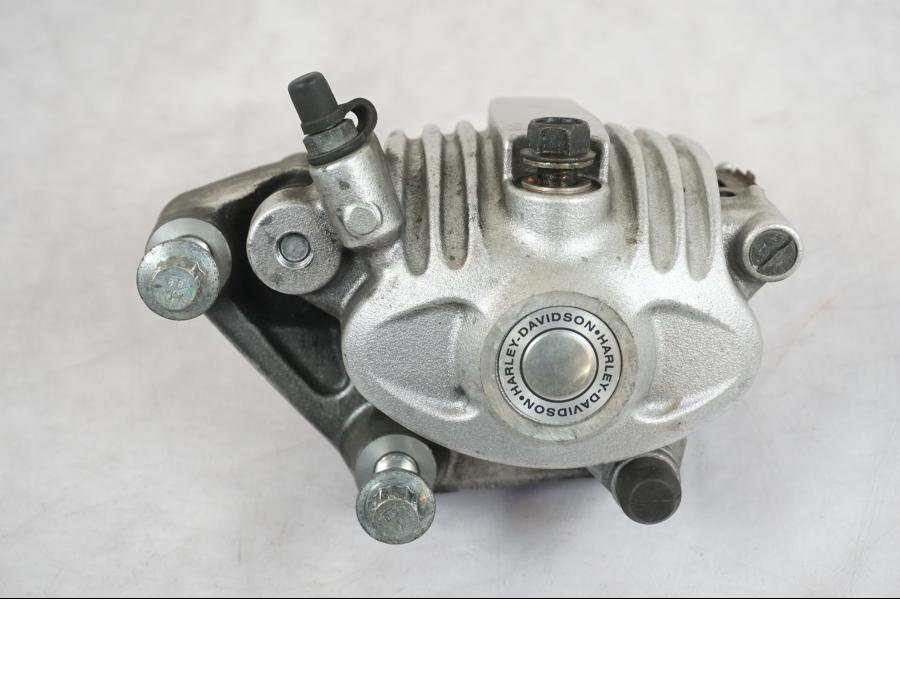 Framsidan på Bromsok från en H-D Sportster 883 XL -2007 motorcykel.