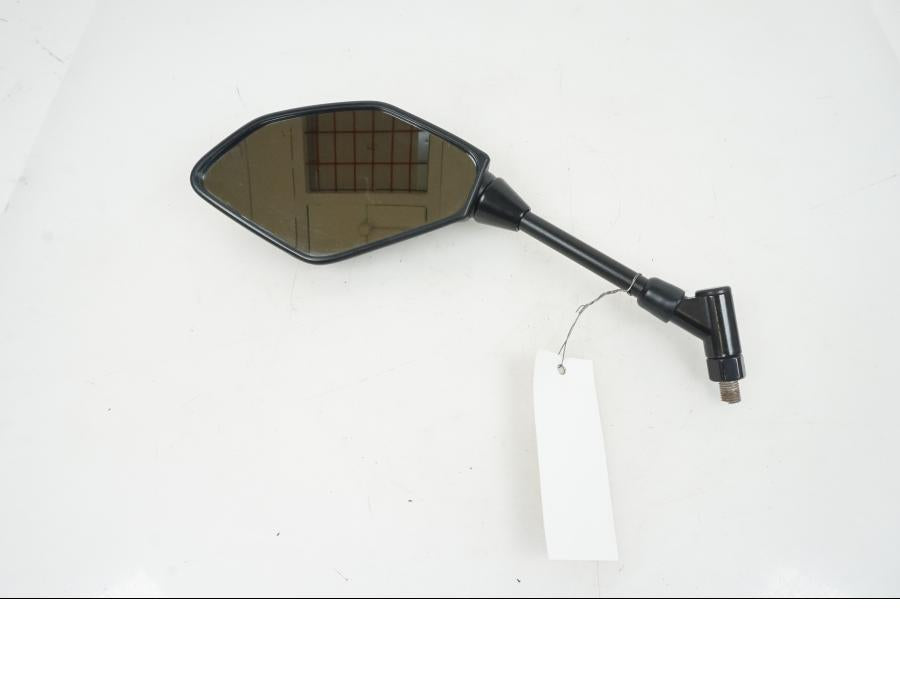 Framsidan på Backspegel från en Yamaha MT 125 -2015 motorcykel.