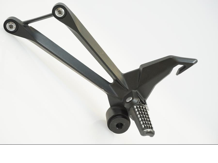 Framsidan på Fotpinne från en Kawasaki Z 1000 -2014 motorcykel.