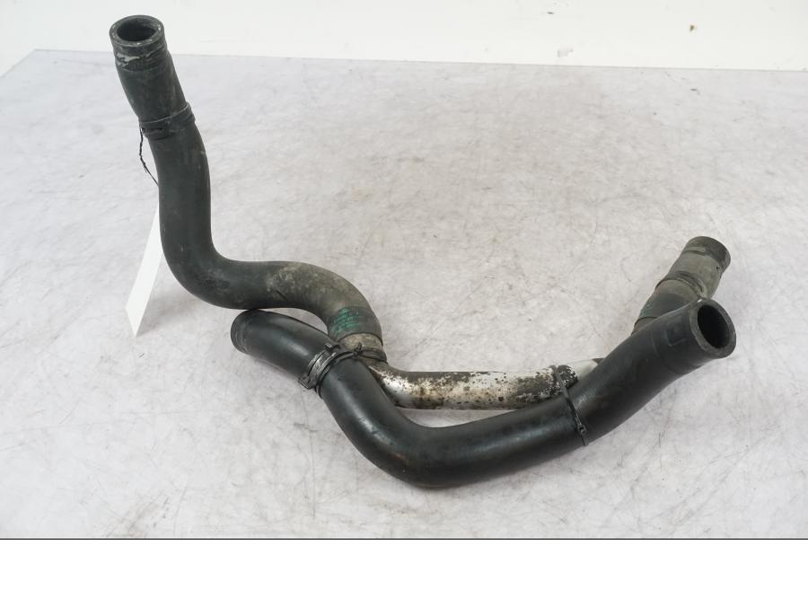 Baksidan på Vattenkyl Slang Set från en Buell 1125 R -2008 motorcykel.