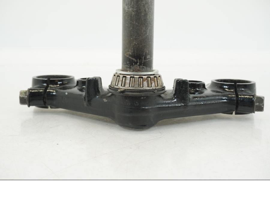 Vänster sida på Gaffelkrona från en Honda CB 650 -1980 motorcykel.