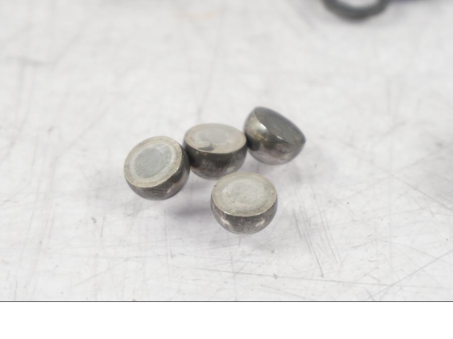 Vänster sida på Kamaxelöverfall från en BMW R NineT -2017 motorcykel.