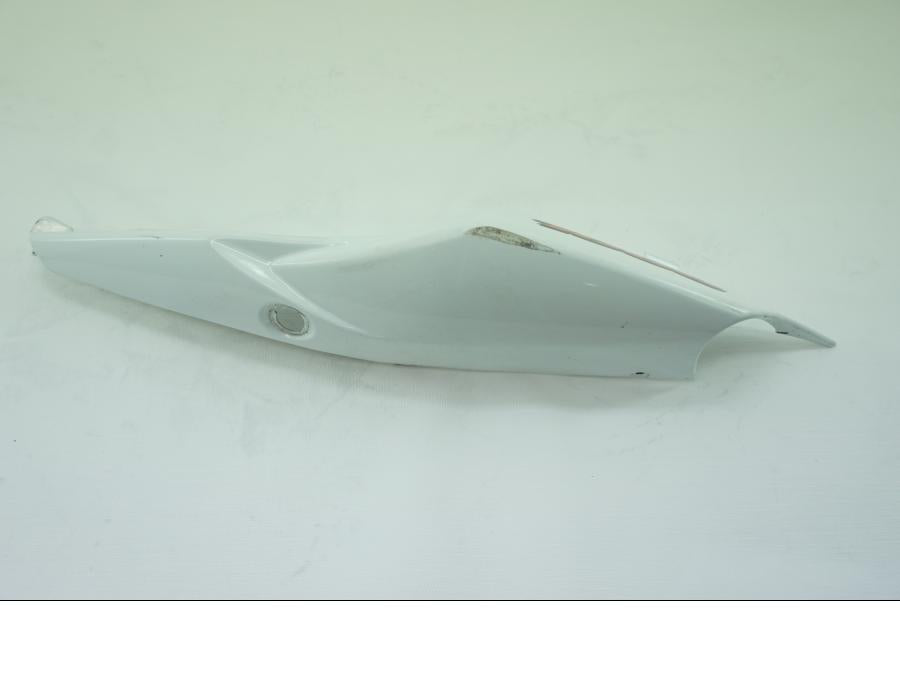 Framsidan på Bakvinge från en Suzuki GSX-R 1000 -2008 motorcykel.