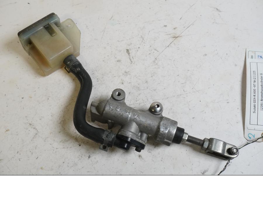 Framsidan på Bromshuvudcylinder från en Suzuki GSX-R 600 -1997 motorcykel.