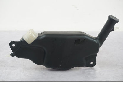 Extrabild1 på Vattenexpansionskärl från en Suzuki SV 650 -1999 motorcykel.