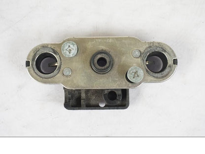 Vänster sida på Sadellåsmekanism från en Suzuki GSX-R 750 -2006 motorcykel.