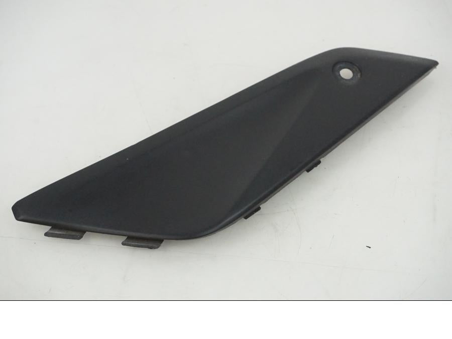 Höger sida på Bensintankskåpa från en Honda CBR 1000 -2005 motorcykel.