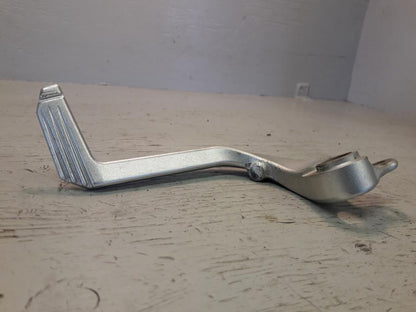 Baksidan på Bromspedal från en BMW K 1200 S -2008 motorcykel.