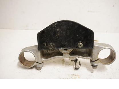 Baksidan på Gaffelkrona från en Suzuki SV 650 -2006 motorcykel.