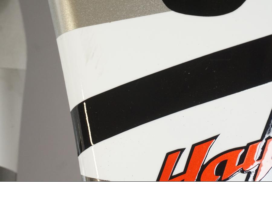 Vänster sida på Sidkåpa från en Suzuki GSX 1300 RX -1999 motorcykel.