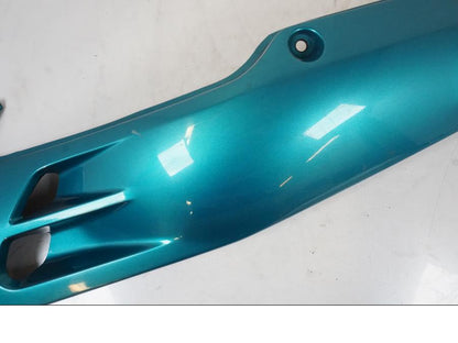 Snett nerifrån på Bakvinge från en Honda VFR 750 -1994 motorcykel.