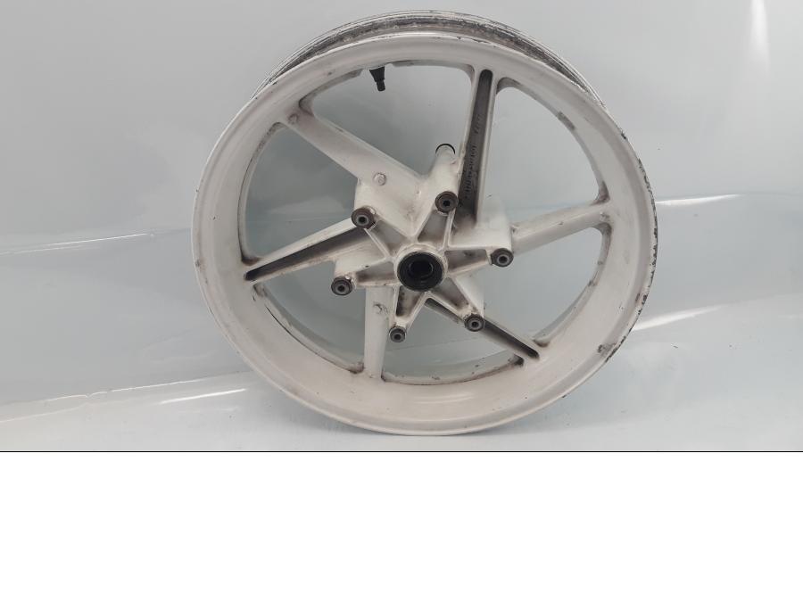 Baksidan på Fälg från en Honda VFR 750 -1993 motorcykel.