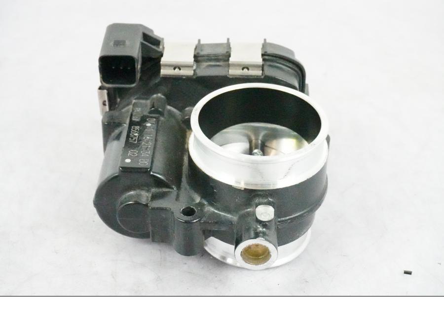 Baksidan på Spjällhus från en BMW R 1250 GSA -2021 motorcykel.