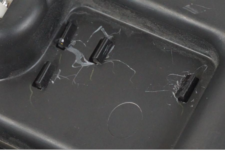 Vänster sida på Luftburkkåpa från en Yamaha YZF 1000 R1 -2007 motorcykel.