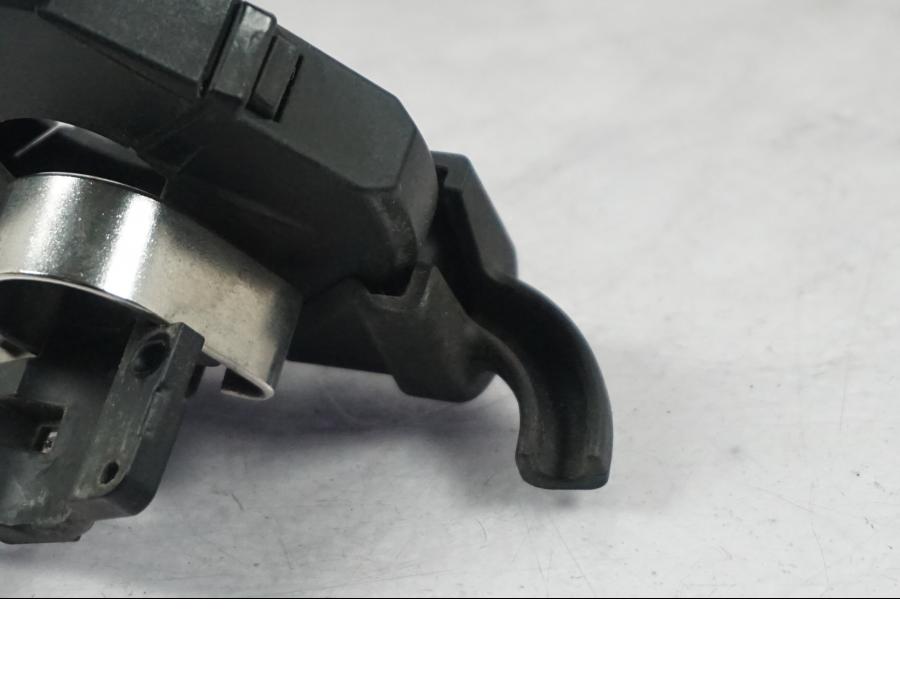 Snett nerifrån på Gasklo från en BMW R 1200 R -2007 motorcykel.