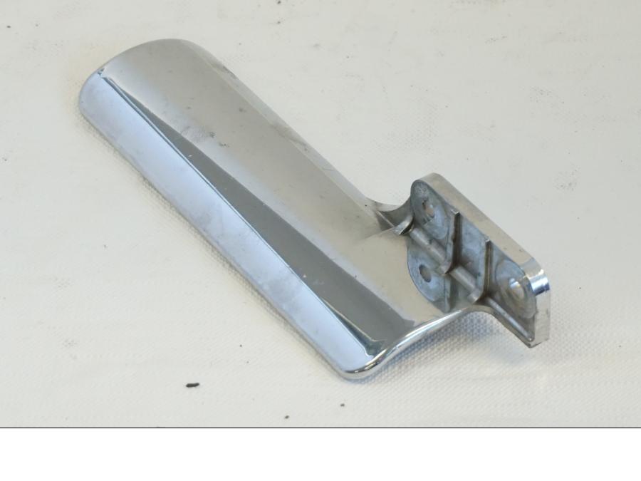 Baksidan på Gaffelbensskydd från en Kawasaki VN 1500 Mean Streak -2002 motorcykel.