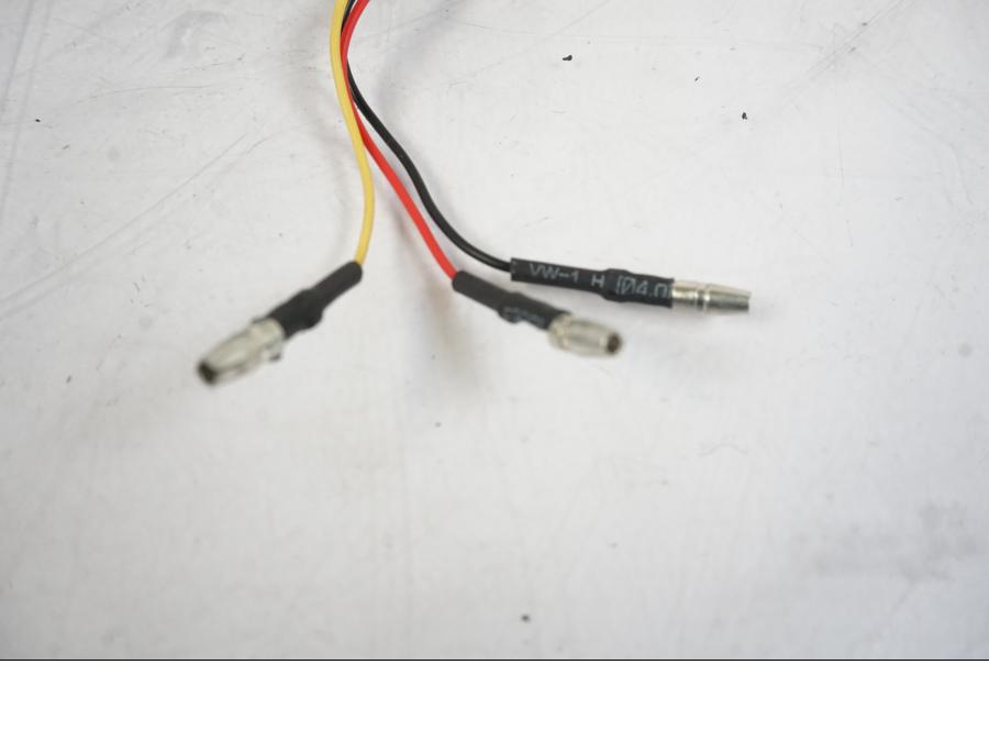 Snett nerifrån på Baklampa från en KTM 790 Duke -2019 motorcykel.