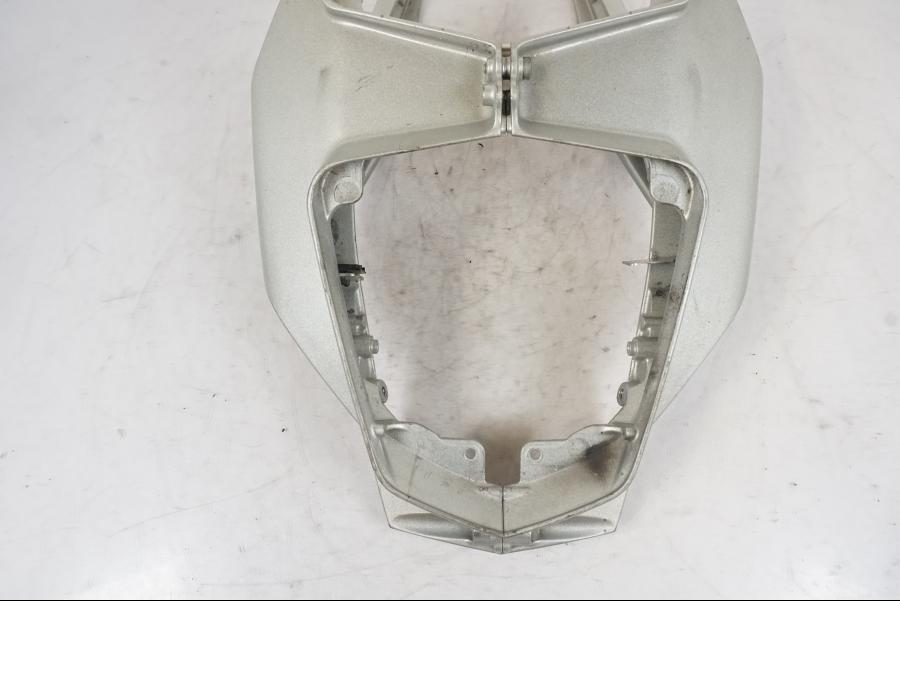 Vänster sida på Bakram från en KTM 690 Duke -2014 motorcykel.