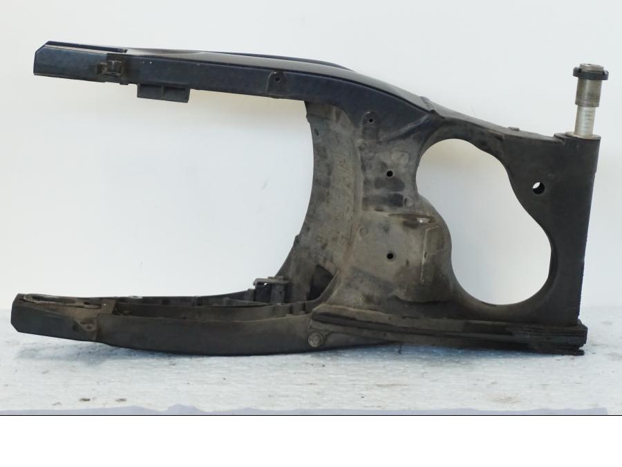 Snett uppifrån på Sving från en Suzuki GSX 1300 BK -2008 motorcykel.