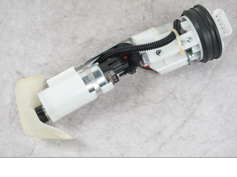 Framsidan på Bensinpump insprut från en Ducati Multistrada V4 -2024 motorcykel.