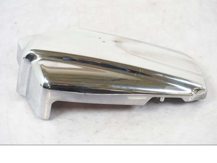 Snett uppifrån på Transmissionskåpa från en Yamaha XVS 1100 -2000 motorcykel.