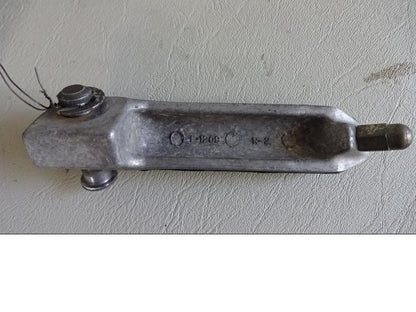 Vänster sida på Fotpinne från en Kawasaki ZZR 1100 -1990 motorcykel.