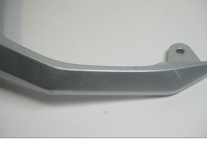 Vänster sida på Pakethållare från en Suzuki DL 1000 -2004 motorcykel.